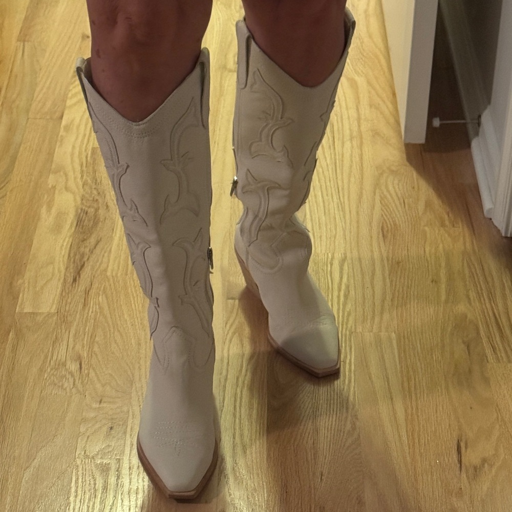 Women's Dolce Vita Ivory Suede Cream Cowboy Boots Size 8.5 (fits like an 8)